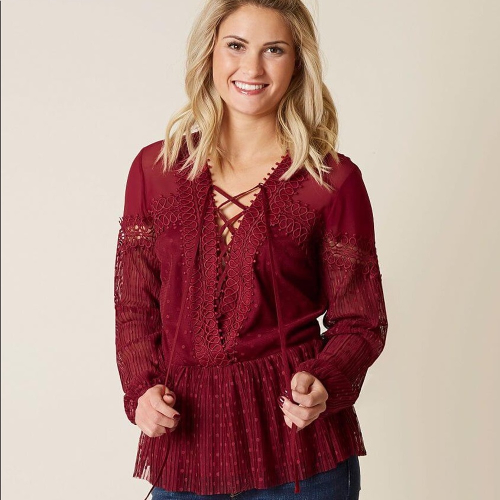 Buckle Top